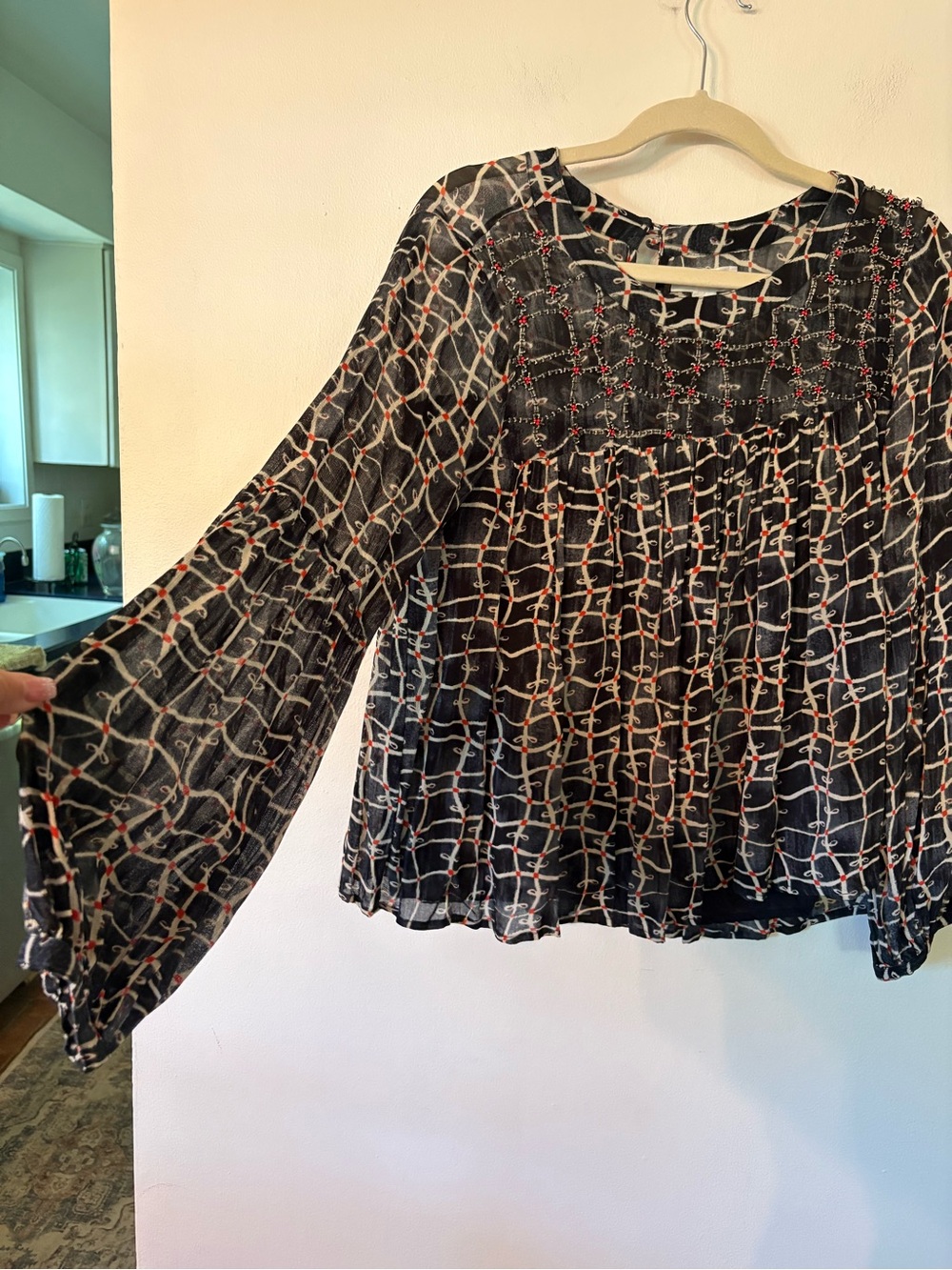 Velvet by Graham & Spencer Black Blouse with Cream and Red Chain Print